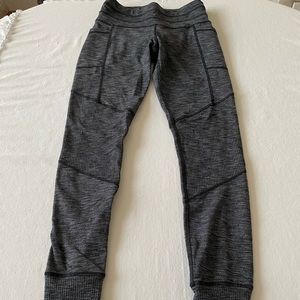 Athleta stash pocket leggings